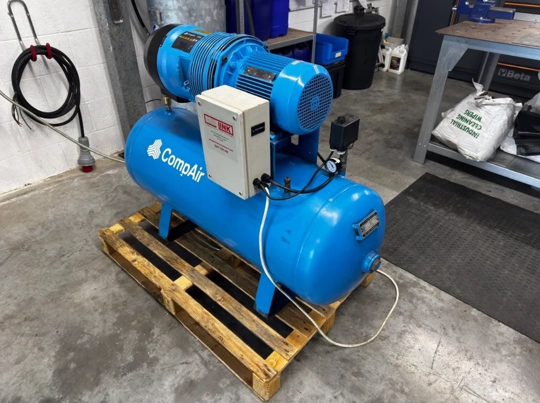 CompAir Hydrovane HV04 Air Compressor